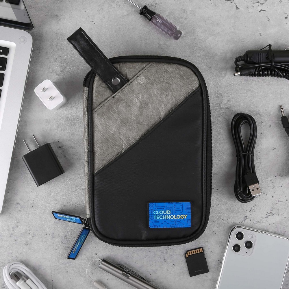 The Power of Tech: Why Branded Accessories Rule the Trade Show Swag Scene